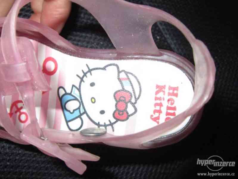 Gumové sandálky Hello Kitty - foto 2