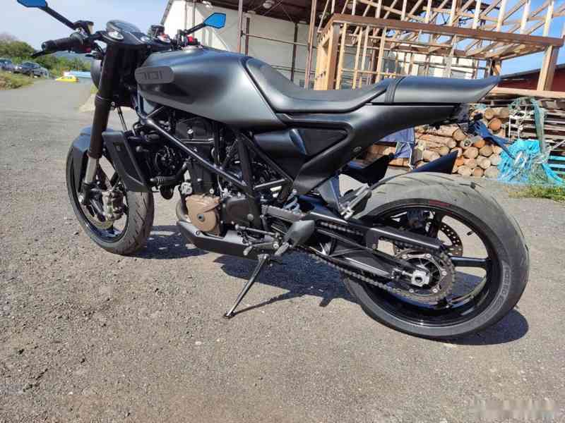 Husqvarna vitpilen 701 rv 2018 , 6500km, doplňky. - foto 5