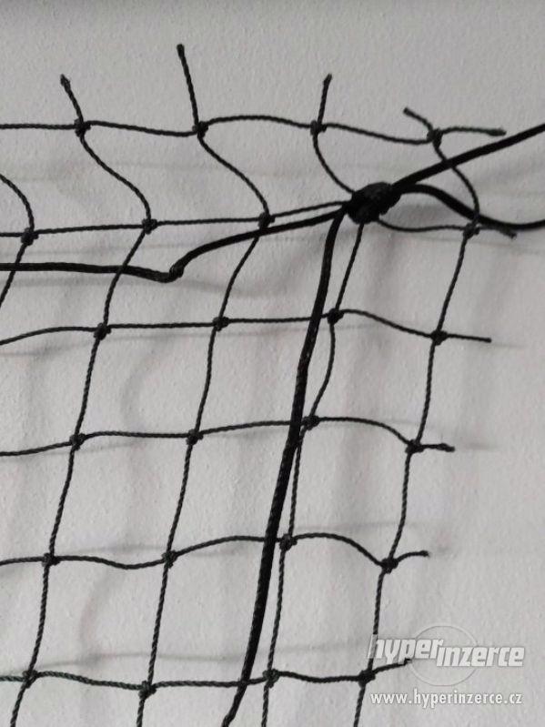 Síť na seno, na příkrmiště - 2,2 x 2,2 m, oko 4,5 cm - foto 4