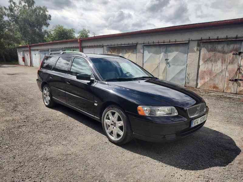 Volvo V70 2,4 T 5  Volvo V70 II T5