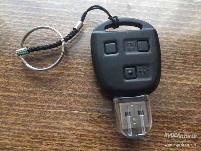 USB flash disk 32 GB klíč Toyota v dárkové krabičce - foto 4