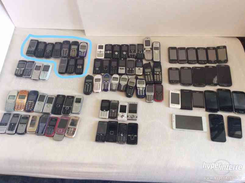 83 mobilních telefonů (tlačítkové, dotykové) - foto 1