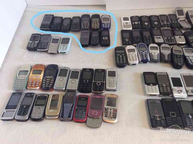 83 mobilních telefonů (tlačítkové, dotykové) - foto 3