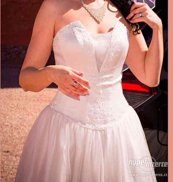 Nádherné svatební šaty z USA - foto 3