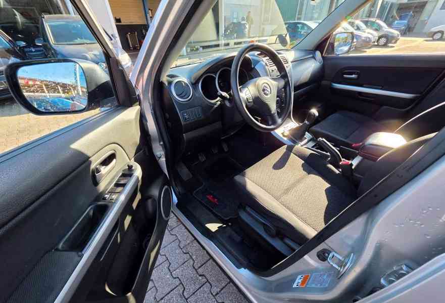 Suzuki Grand Vitara 2.0i 4x4 benzín 103kw - foto 9