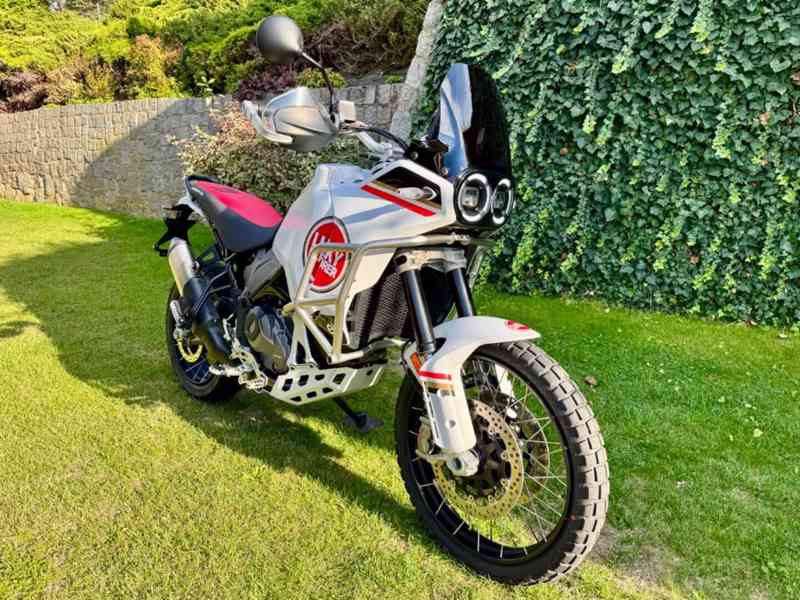 Ducati Desert X - foto 1