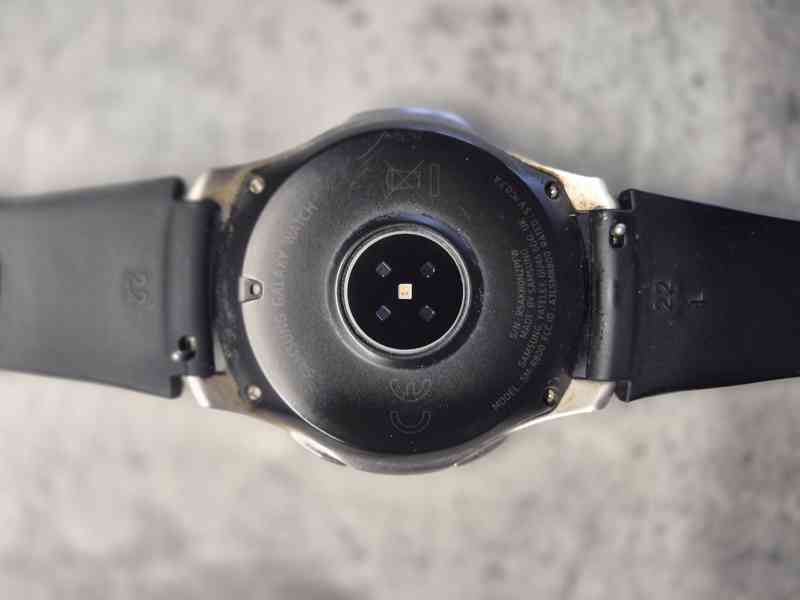 chytré hodinky SAMSUNG GALAXY WATCH R800 46mm v TOP stavu - foto 3