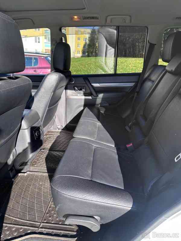 Mitsubishi Pajero 3,2   ( 147 kW) - foto 10
