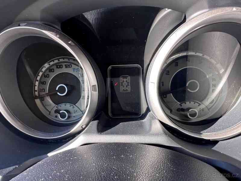 Mitsubishi Pajero 3,2   ( 147 kW) - foto 5