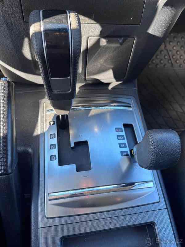Mitsubishi Pajero 3,2   ( 147 kW) - foto 7