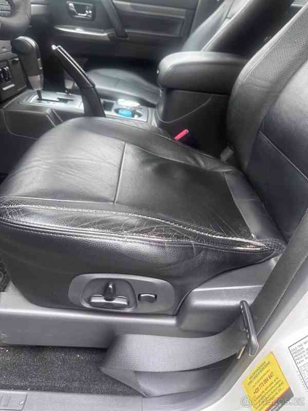 Mitsubishi Pajero 3,2   ( 147 kW) - foto 17