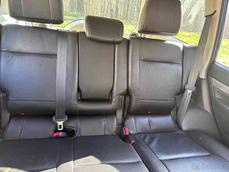 Mitsubishi Pajero 3,2   ( 147 kW) - foto 13