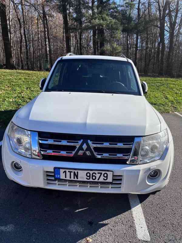 Mitsubishi Pajero 3,2   ( 147 kW) - foto 12