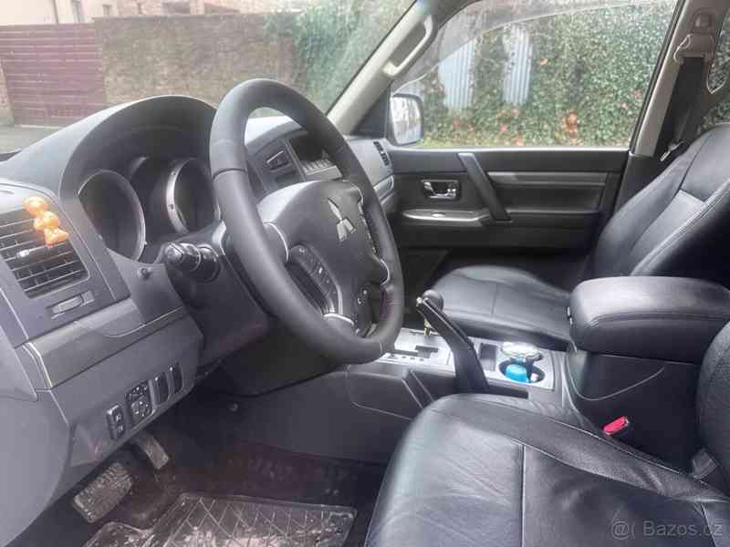 Mitsubishi Pajero 3,2   ( 147 kW) - foto 16