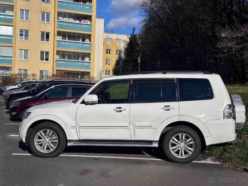 Mitsubishi Pajero 3,2   ( 147 kW) - foto 8