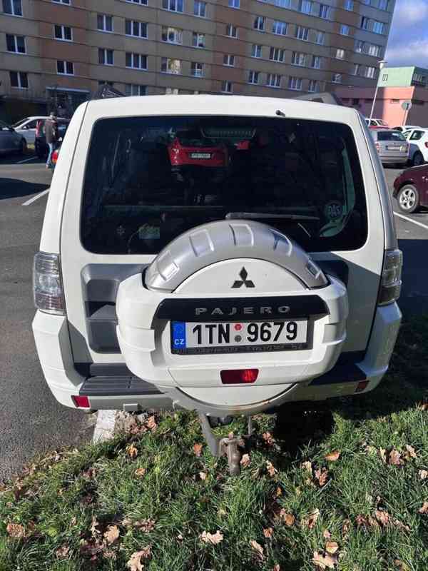 Mitsubishi Pajero 3,2   ( 147 kW) - foto 9