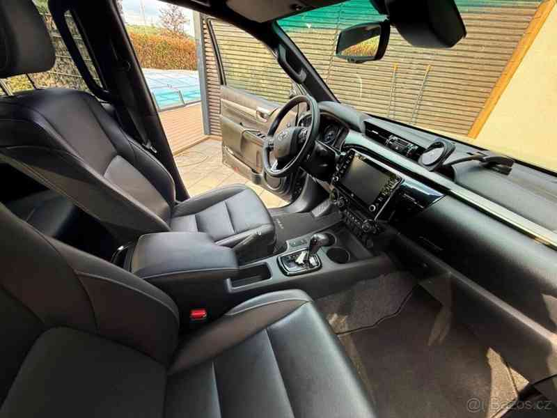 Toyota Hilux invicible v plné výbavě - foto 7