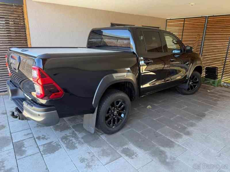 Toyota Hilux invicible v plné výbavě - foto 2