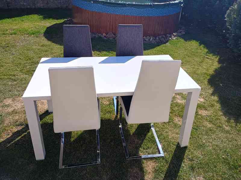 Jidelni stul a zidle - foto 3