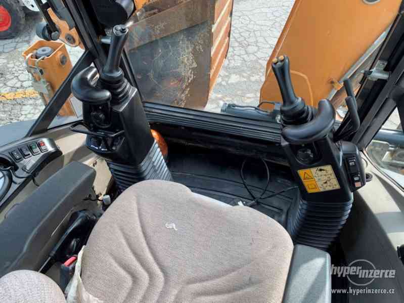 traktor bagr CASE 590ST, rok 2014, jen 1125hodin ! - foto 7