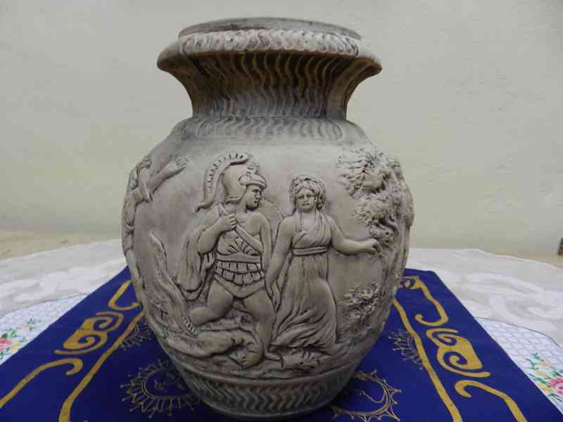 Zajímavá stará masivní keramická Váza Bojovníci J. Mareš - foto 2