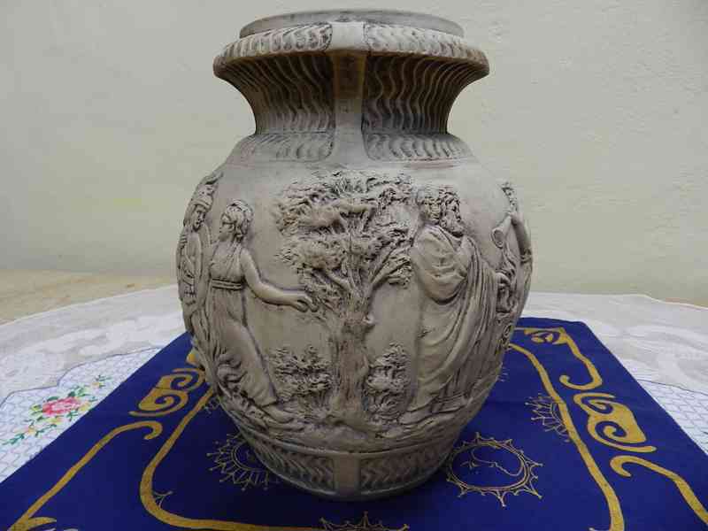 Zajímavá stará masivní keramická Váza Bojovníci J. Mareš - foto 3