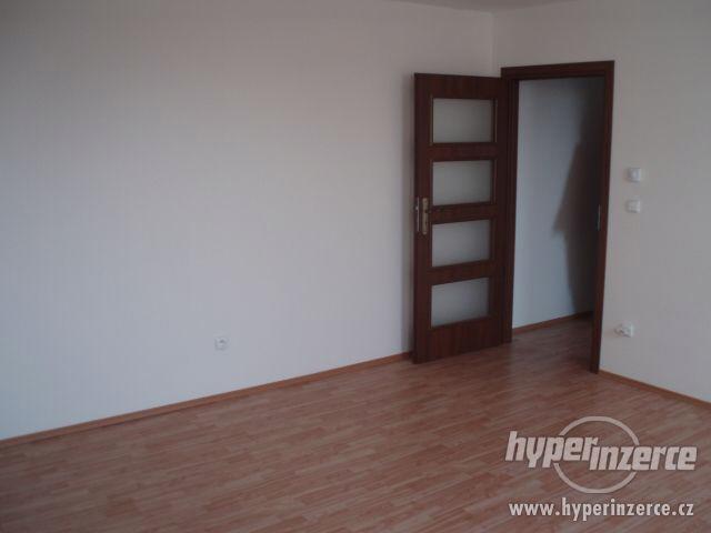 Pronájem nového podkrovního bytu 2+kk Nový Bydžov - foto 5