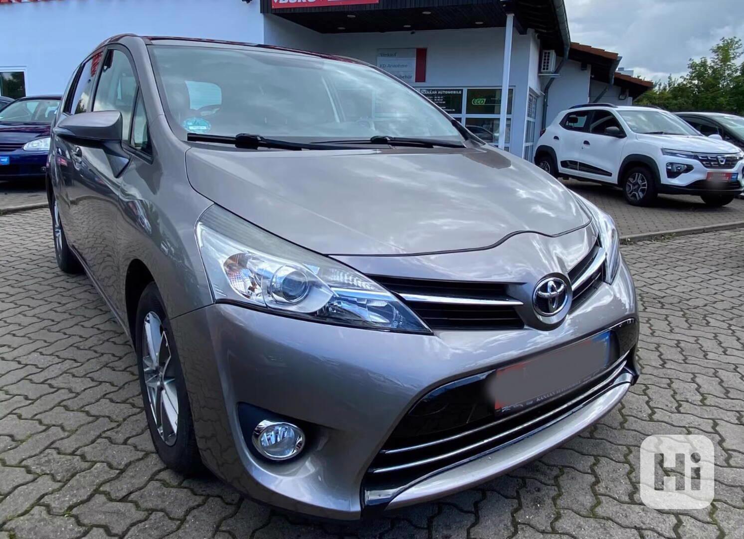 Toyota Verso SkyView Edition 1.8i benzín 108kw - foto 1