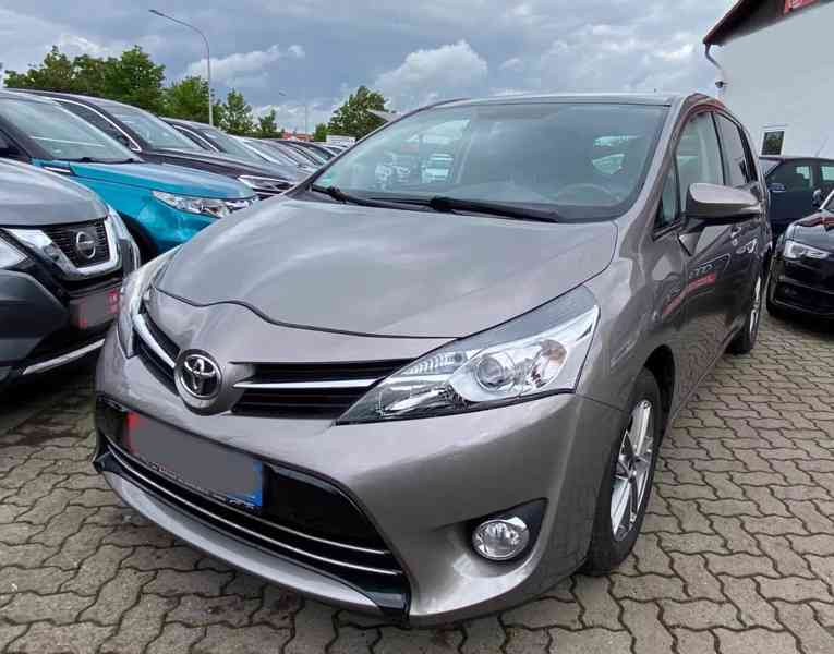 Toyota Verso SkyView Edition 1.8i benzín 108kw - foto 7