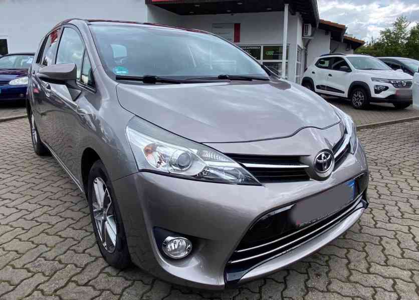 Toyota Verso SkyView Edition 1.8i benzín 108kw - foto 22