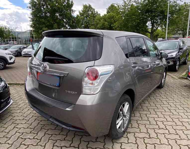 Toyota Verso SkyView Edition 1.8i benzín 108kw - foto 13