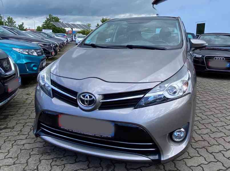 Toyota Verso SkyView Edition 1.8i benzín 108kw - foto 19