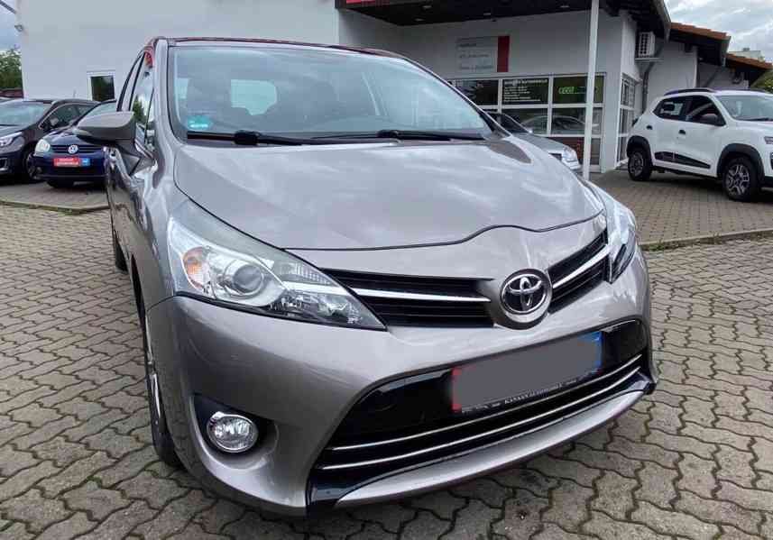 Toyota Verso SkyView Edition 1.8i benzín 108kw - foto 18