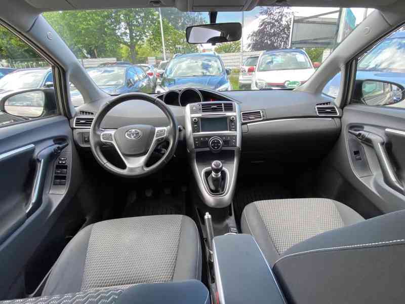 Toyota Verso SkyView Edition 1.8i benzín 108kw - foto 14