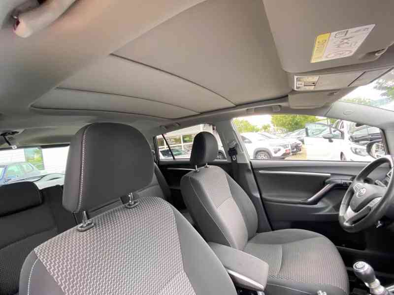 Toyota Verso SkyView Edition 1.8i benzín 108kw - foto 15