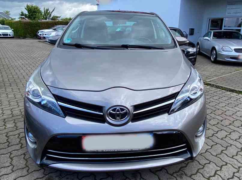 Toyota Verso SkyView Edition 1.8i benzín 108kw - foto 12