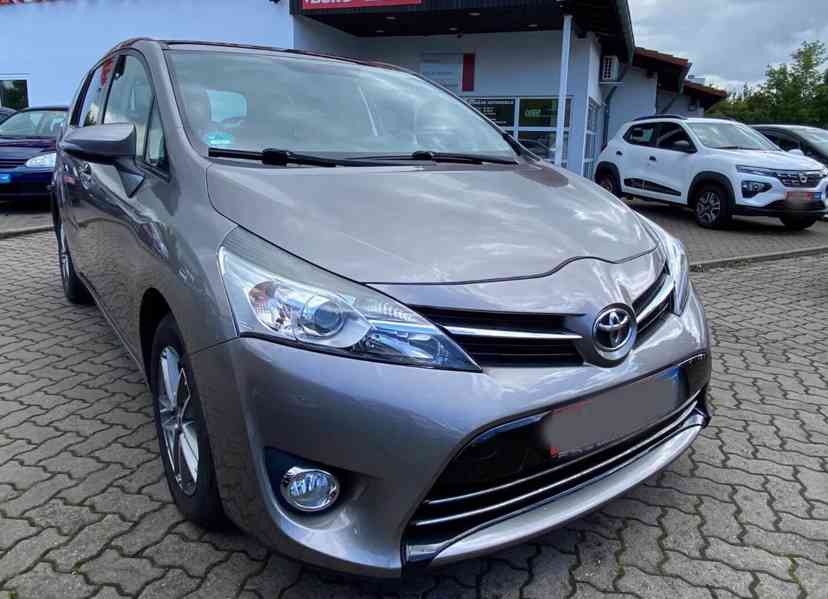 Toyota Verso SkyView Edition 1.8i benzín 108kw - foto 1