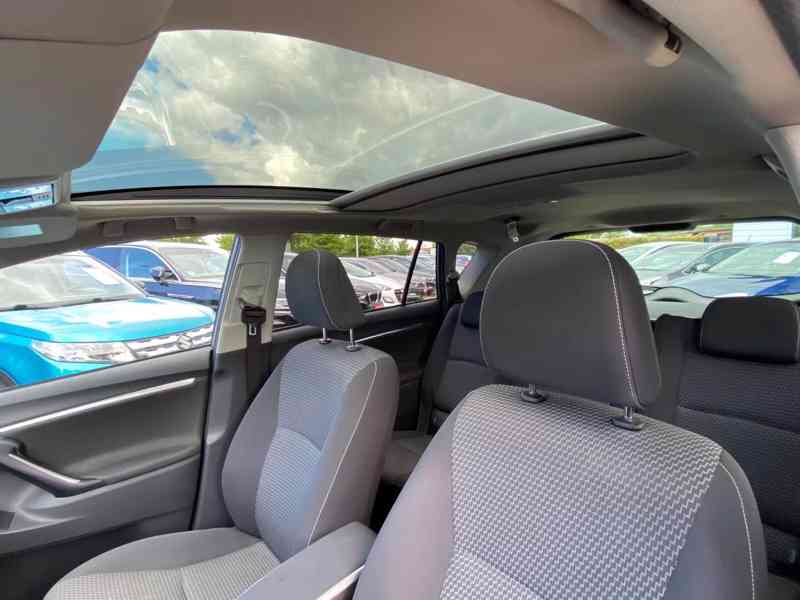 Toyota Verso SkyView Edition 1.8i benzín 108kw - foto 23