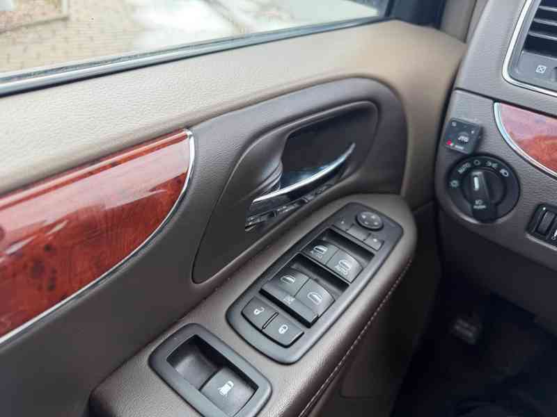 Chrysler Town Country 3,6 Limited LPG DVD nášlapy 2013 - foto 18