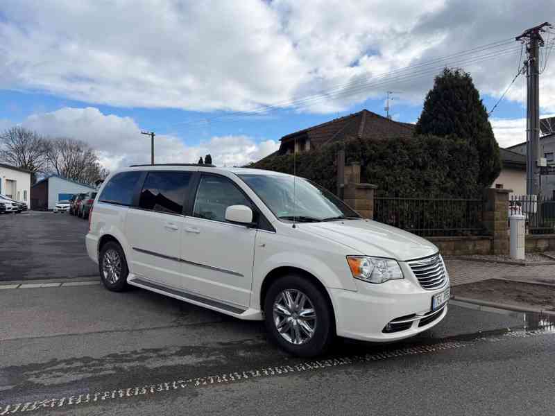 Chrysler Town Country 3,6 Limited LPG DVD nášlapy 2013 - foto 1