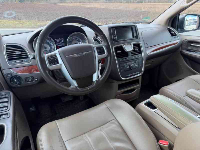 Chrysler Town Country 3,6 Limited LPG DVD nášlapy 2013 - foto 12