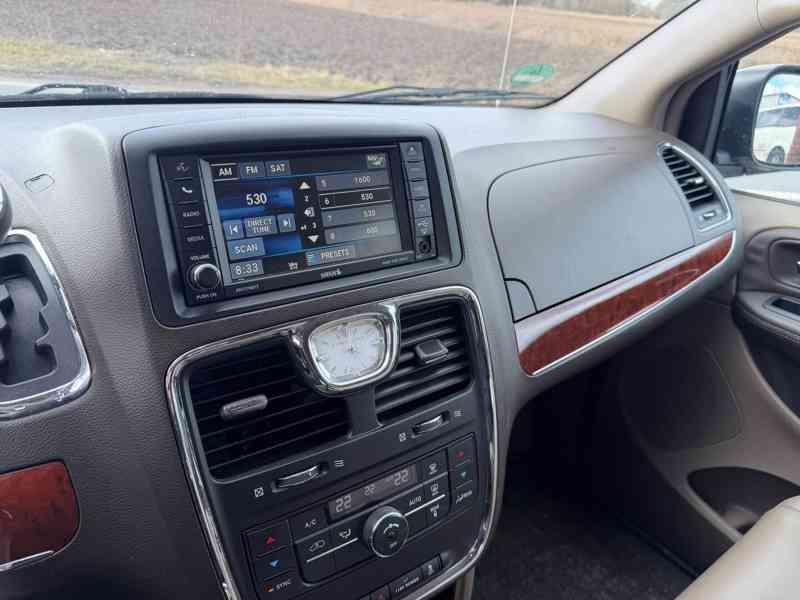 Chrysler Town Country 3,6 Limited LPG DVD nášlapy 2013 - foto 16