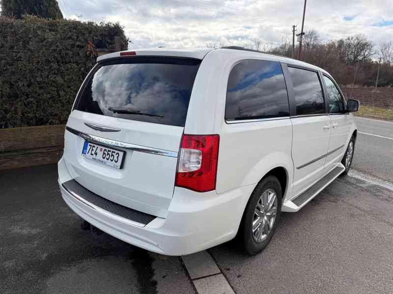 Chrysler Town Country 3,6 Limited LPG DVD nášlapy 2013 - foto 4