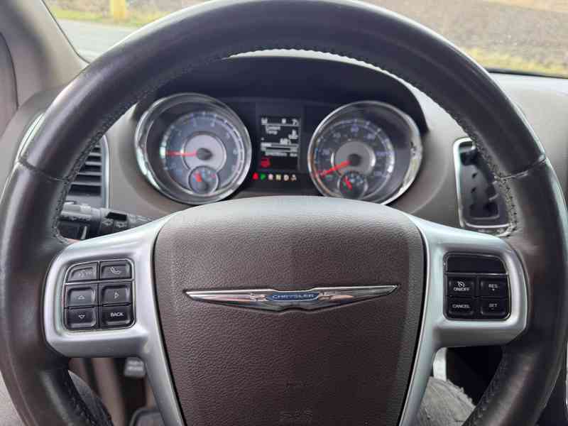 Chrysler Town Country 3,6 Limited LPG DVD nášlapy 2013 - foto 17