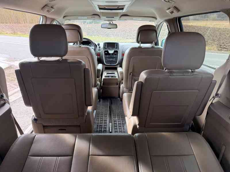 Chrysler Town Country 3,6 Limited LPG DVD nášlapy 2013 - foto 7