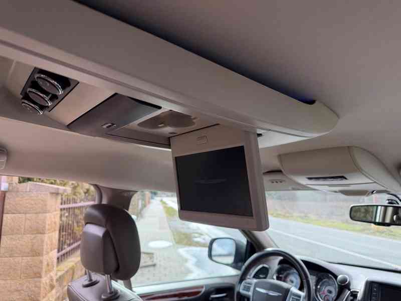 Chrysler Town Country 3,6 Limited LPG DVD nášlapy 2013 - foto 9