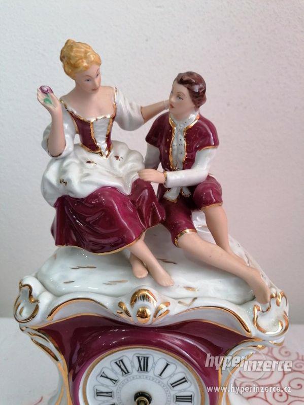 Porcelánové hodiny značky Royal Dux Romance - foto 2