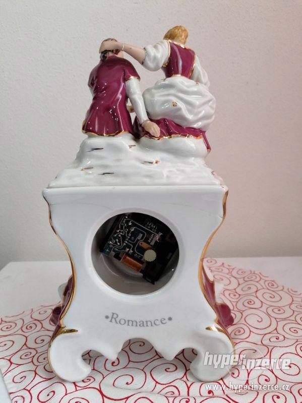 Porcelánové hodiny značky Royal Dux Romance - foto 5