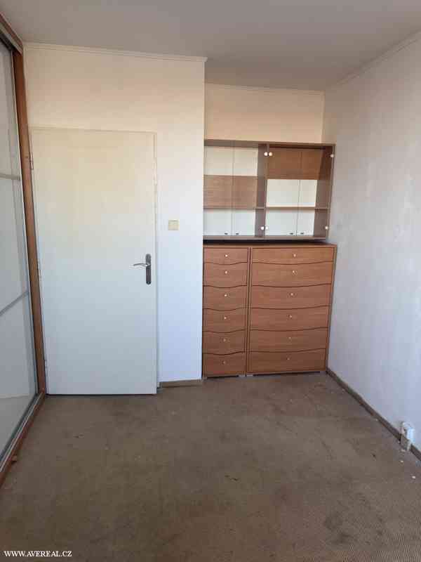 Pronájem prostorného bytu 2+1 (71 m²), 2x lodžie, garáž - foto 7