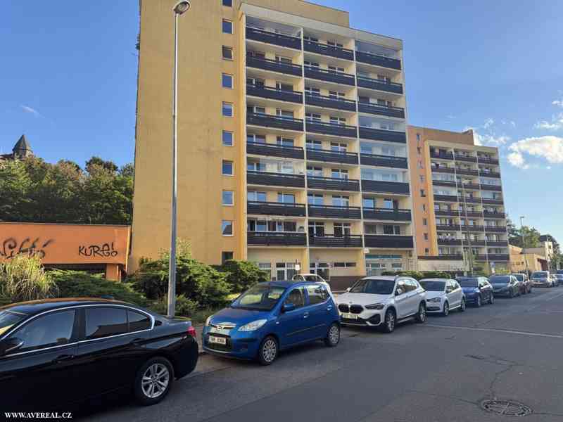 Pronájem prostorného bytu 2+1 (71 m²), 2x lodžie, garáž - foto 17